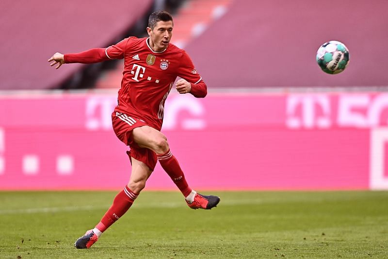 Robert Lewandowski in action against Vfb Stuttgart